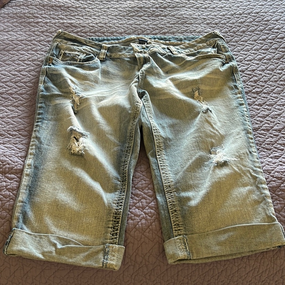 Amethyst Womens Capri pants